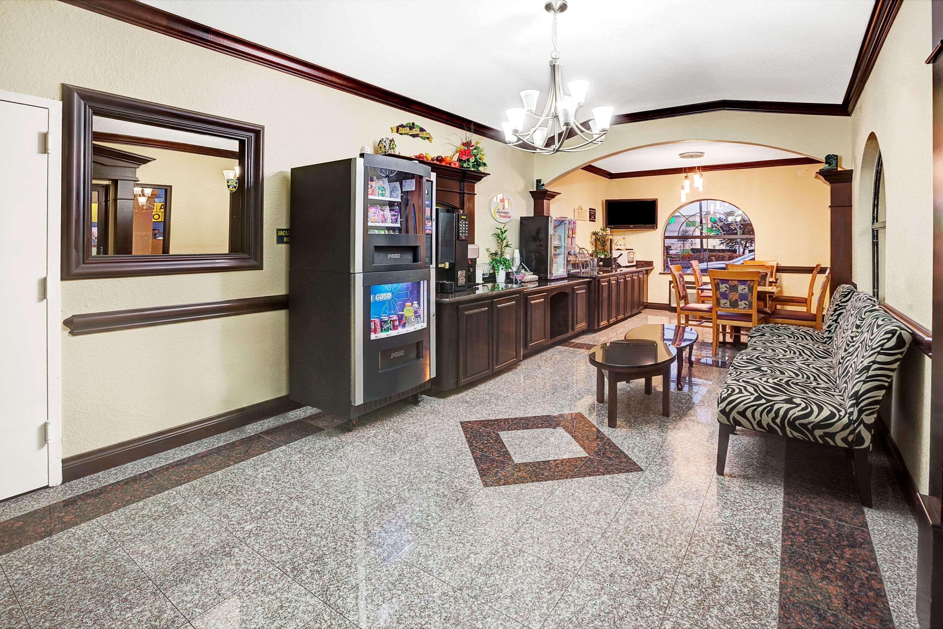 Super 8 By Wyndham Houston Hobby Airport South Hotel Exterior photo