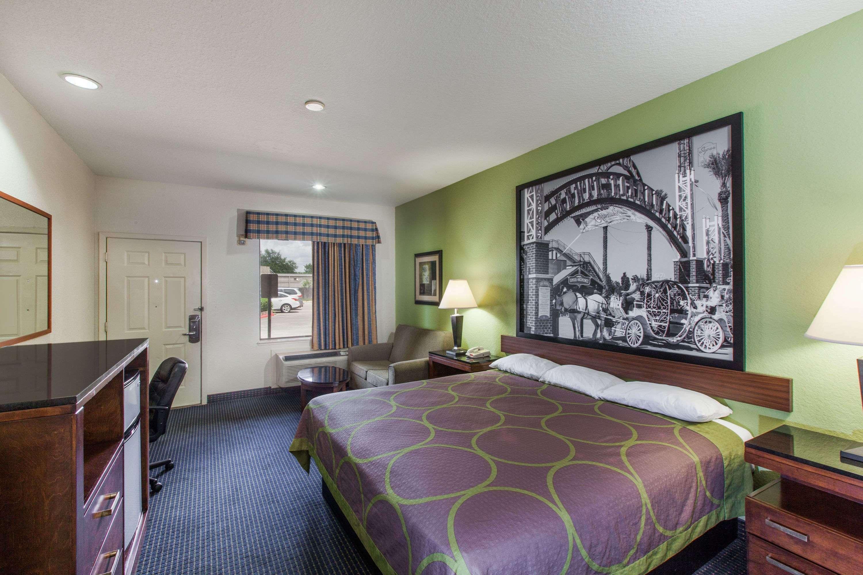 Super 8 By Wyndham Houston Hobby Airport South Hotel Exterior photo